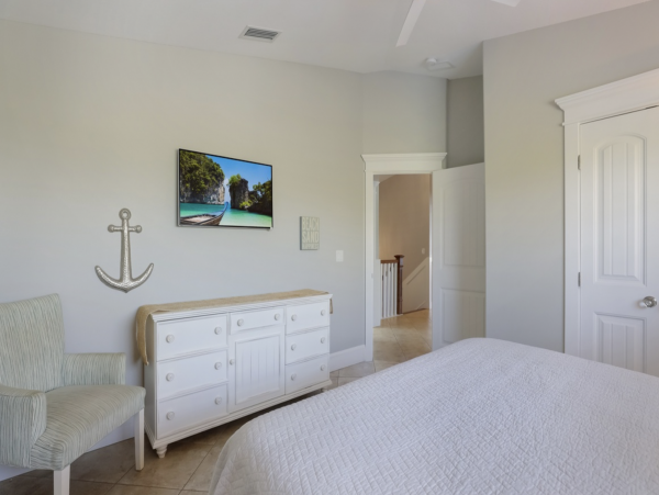 Six Bedroom Luxury Vacation Rental Anna Maria with Pool
